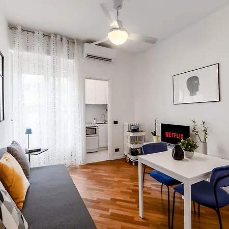 Appartamento Lovely Flat With Balcony Cenisio, Sempione