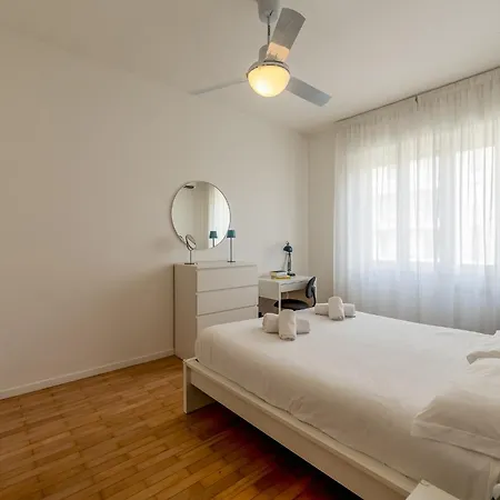 Lovely Flat With Balcony Cenisio, Sempione * Milán
