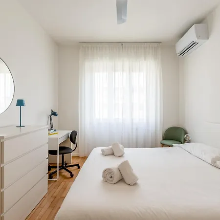 Lovely Flat With Balcony Cenisio, Sempione Apartmán