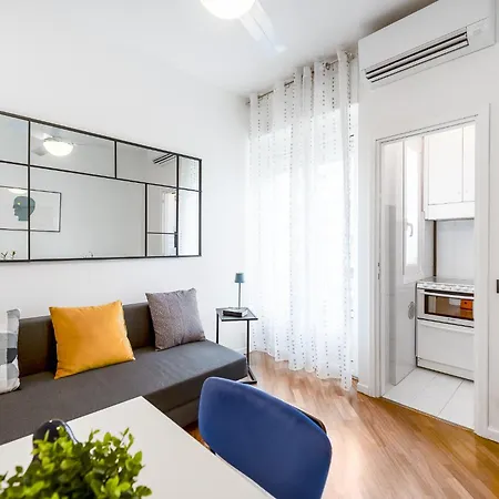 Lovely Flat With Balcony Cenisio, Sempione * Milán